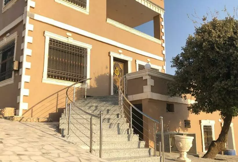 Abu Hossam S Chalet