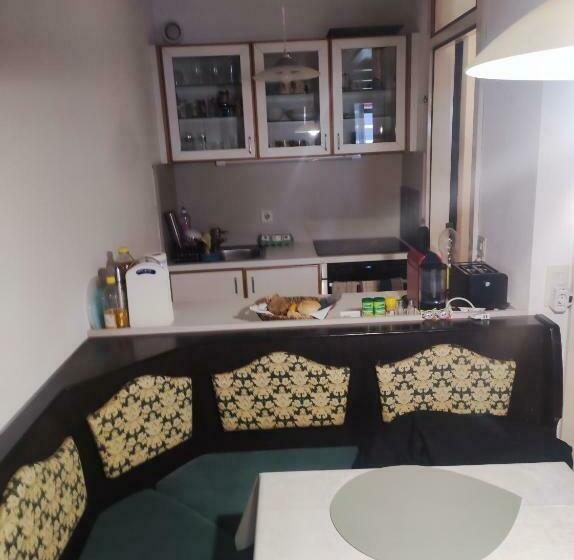 Top Aus Gestattet Fw Nähe Katrin