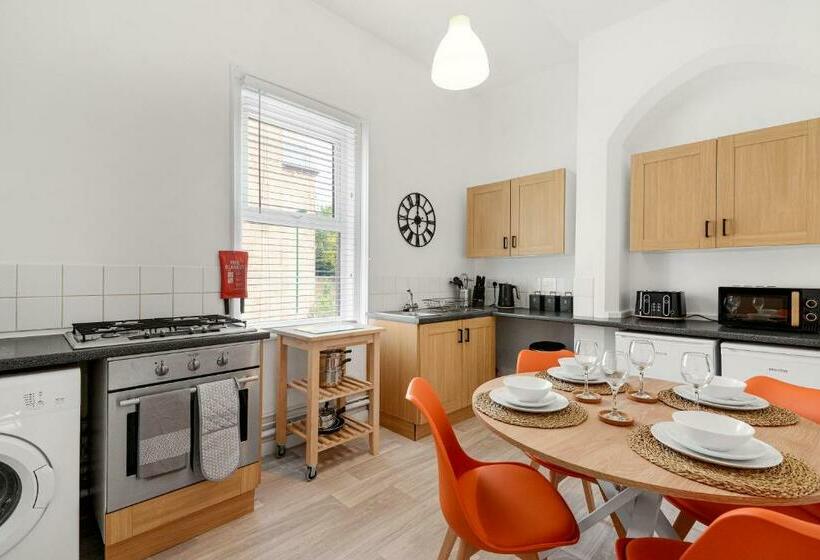 All Saints Apartment