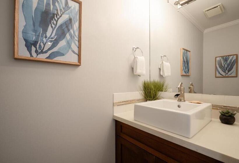 Beautiful Multi Level Townhome 2br In Creekside By Harmony Whistler