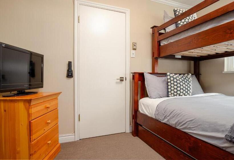 Beautiful Multi Level Townhome 2br In Creekside By Harmony Whistler