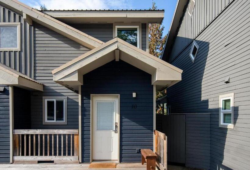 Beautiful Multi Level Townhome 2br In Creekside By Harmony Whistler