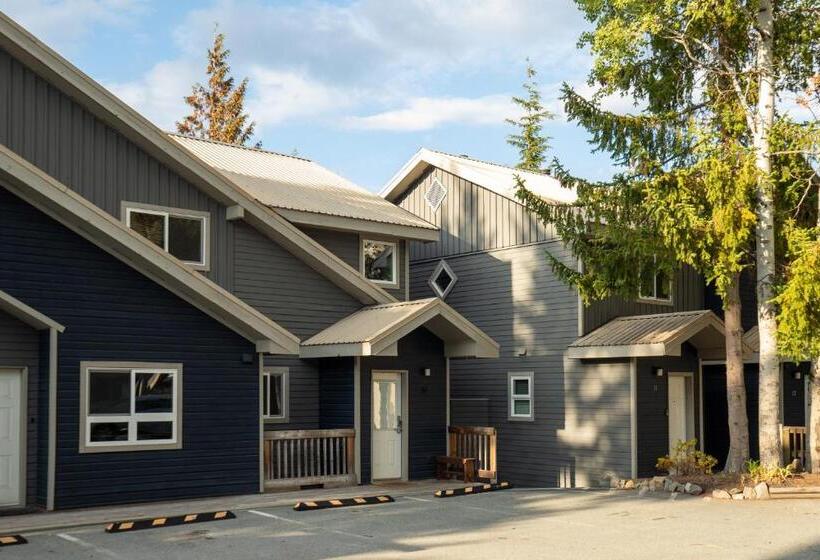 Beautiful Multi Level Townhome 2br In Creekside By Harmony Whistler
