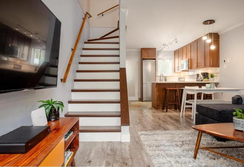 Beautiful Multi Level Townhome 2br In Creekside By Harmony Whistler