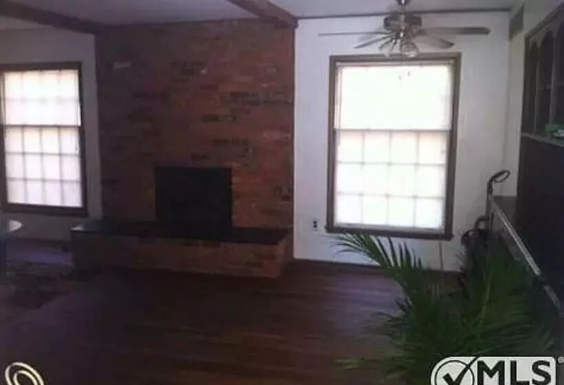 Center Of It All, Great For Corporate Stays
