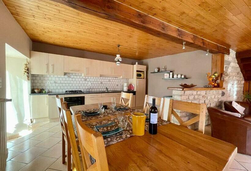 Gîte Chaleureux Avec Cheminée Près Du Puy En Velay, Idéal Pour Familles Et Séjours Professionnels