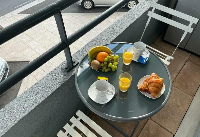 Le Leclerc Yourhosthelper