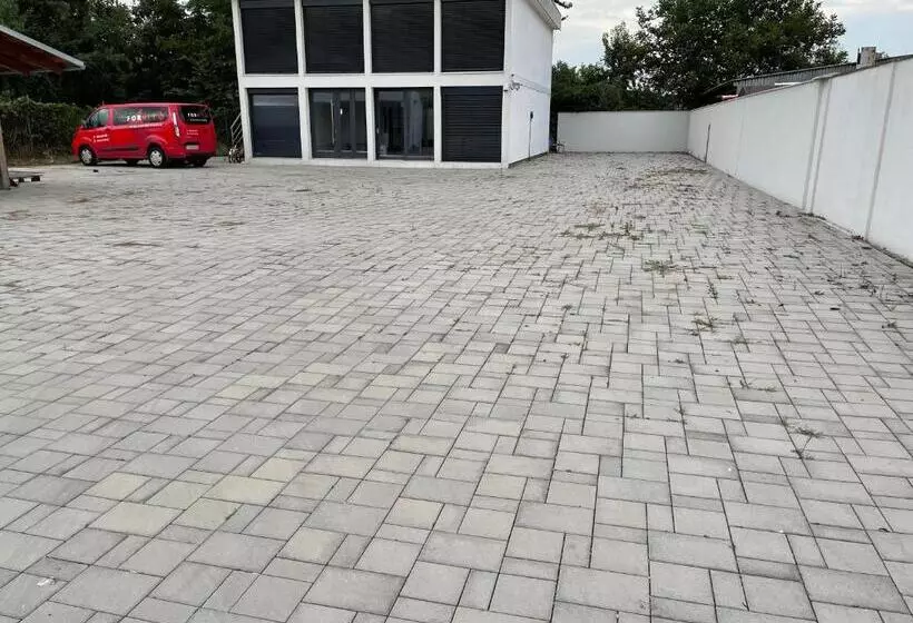 Moderný Nový Byt S Bezplatným Parkovaním V Objekte, Self Checking