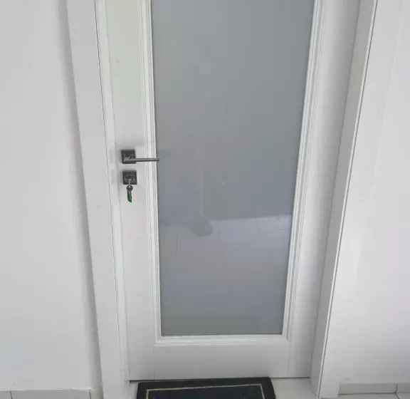 Moderný Nový Byt S Bezplatným Parkovaním V Objekte, Self Checking