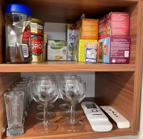 Moderný Nový Byt S Bezplatným Parkovaním V Objekte, Self Checking
