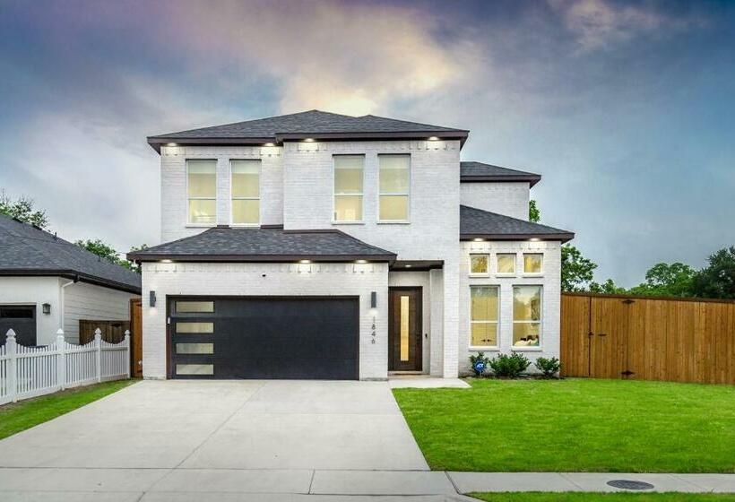 Spectacular 4brs Home In Downtown Dallas