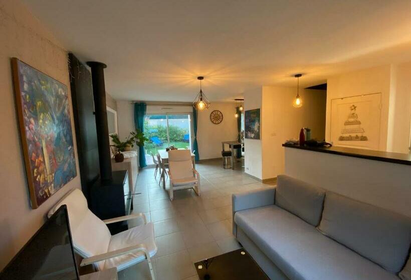 Maison Climatisée, Proche Plage Avec Jardin