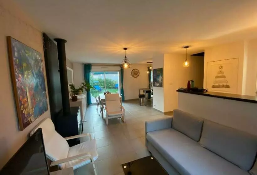 Maison Climatisée, Proche Plage Avec Jardin