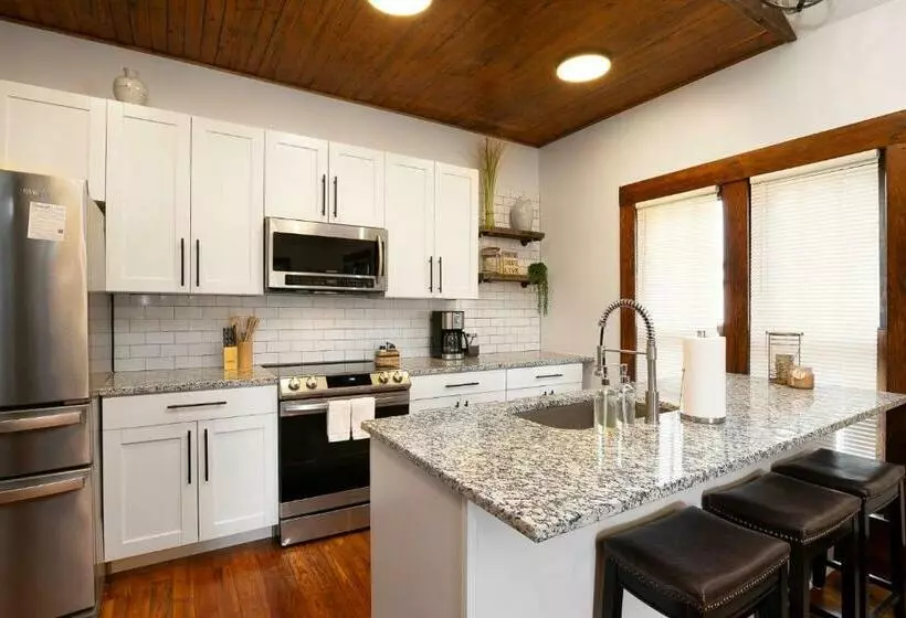 The Sunset Cottage By Ark   Lovely 3 Bedroom Home
