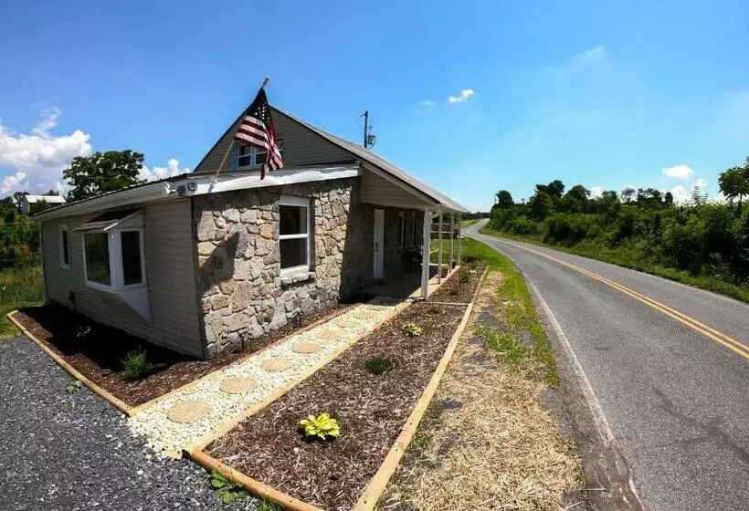 Country Setting 3 Bdrm Home W/ Outside Relaxation