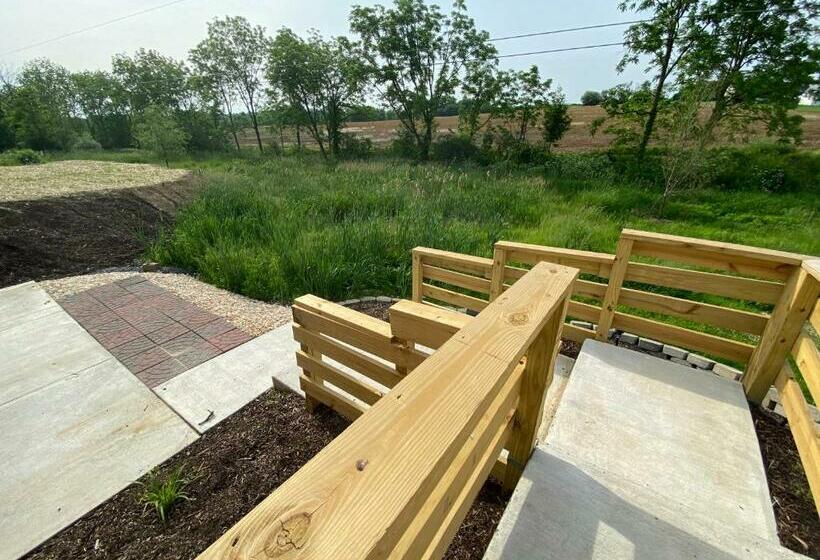 Country Setting 3 Bdrm Home W/ Outside Relaxation