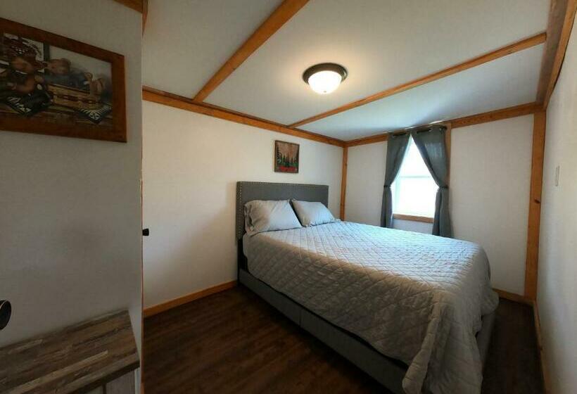 Country Setting 3 Bdrm Home W/ Outside Relaxation