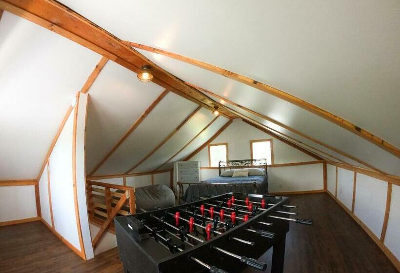 Country Setting 3 Bdrm Home W/ Outside Relaxation