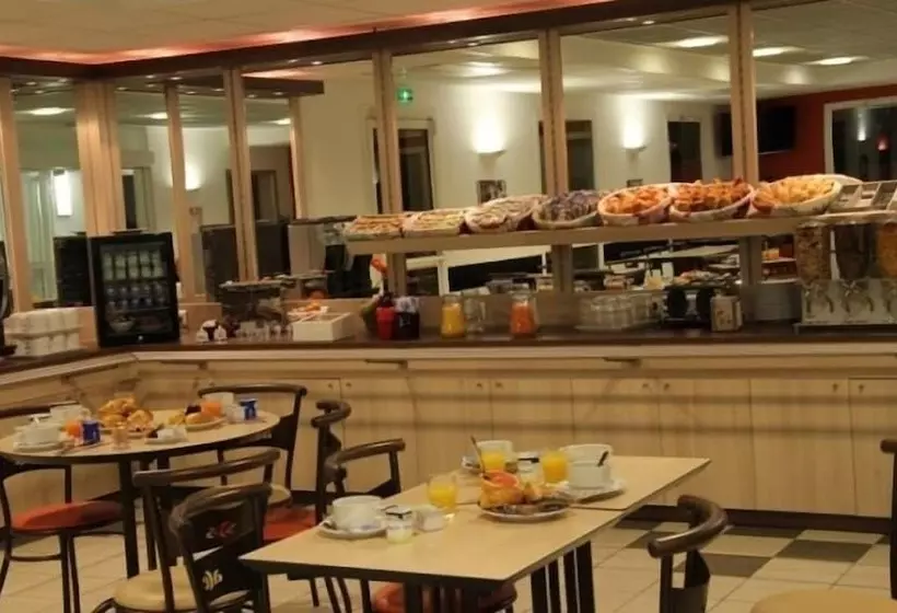 בית מלון כפרי Ace Hôtel Châteauroux Déols