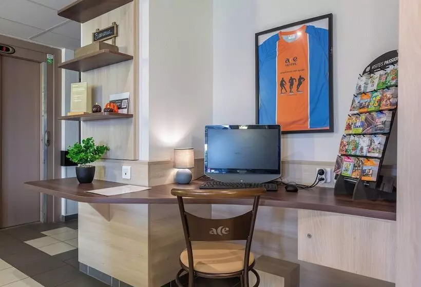 בית מלון כפרי Ace Hôtel Châteauroux Déols