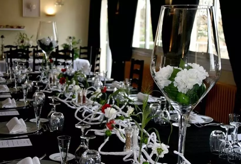 فندق Logis Hôtel Auberge De L Etang