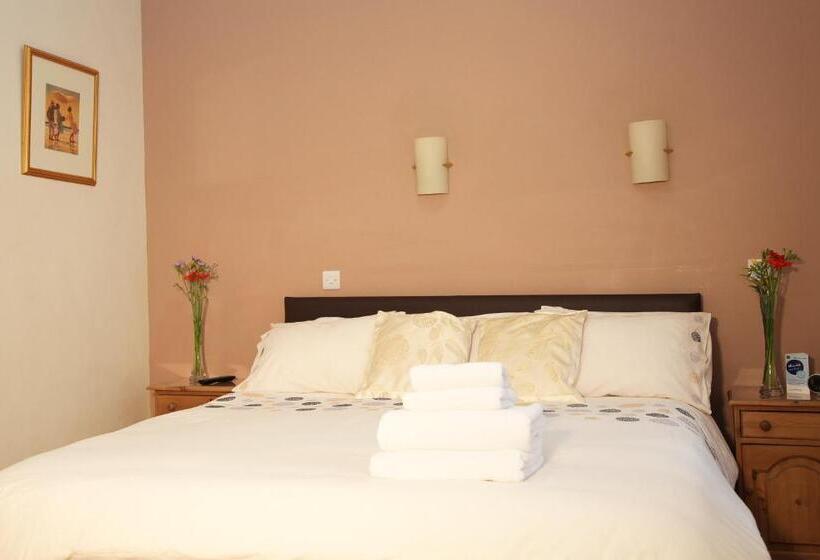 Отель Deincourt