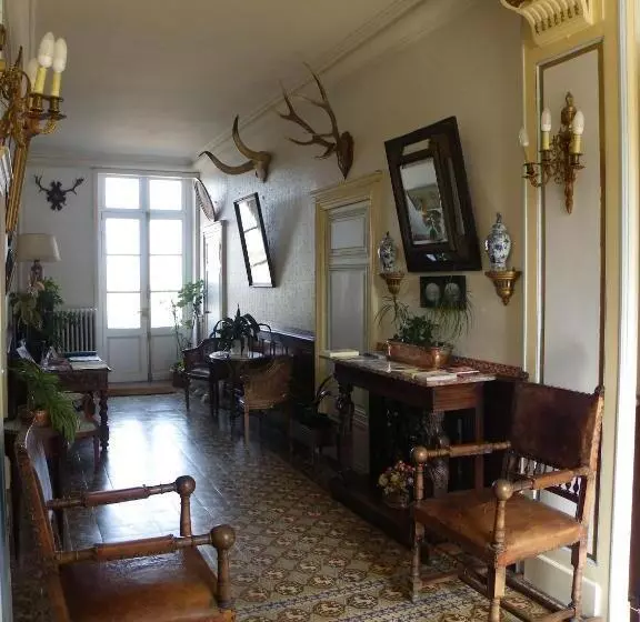 ホテル Château De Colliers