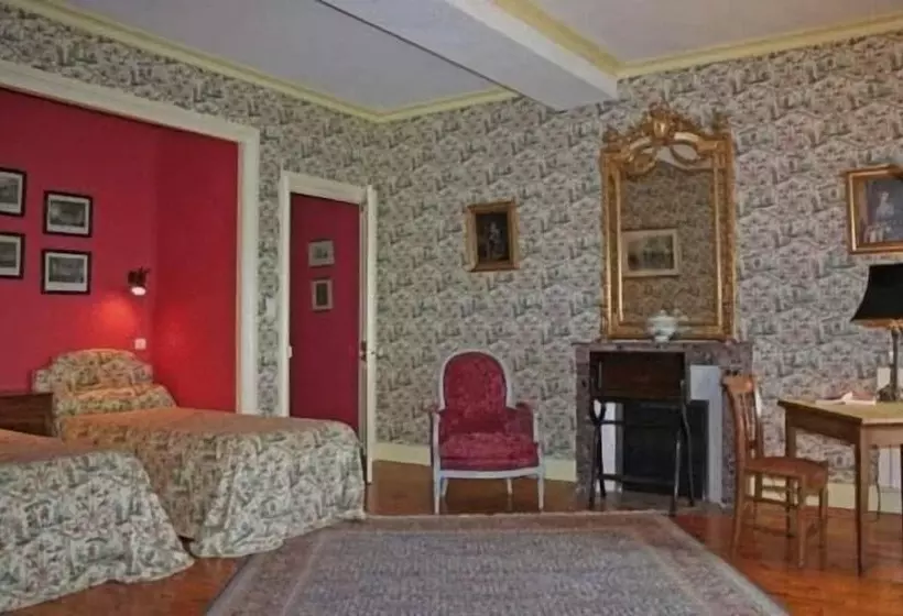 Отель Château De Vollore