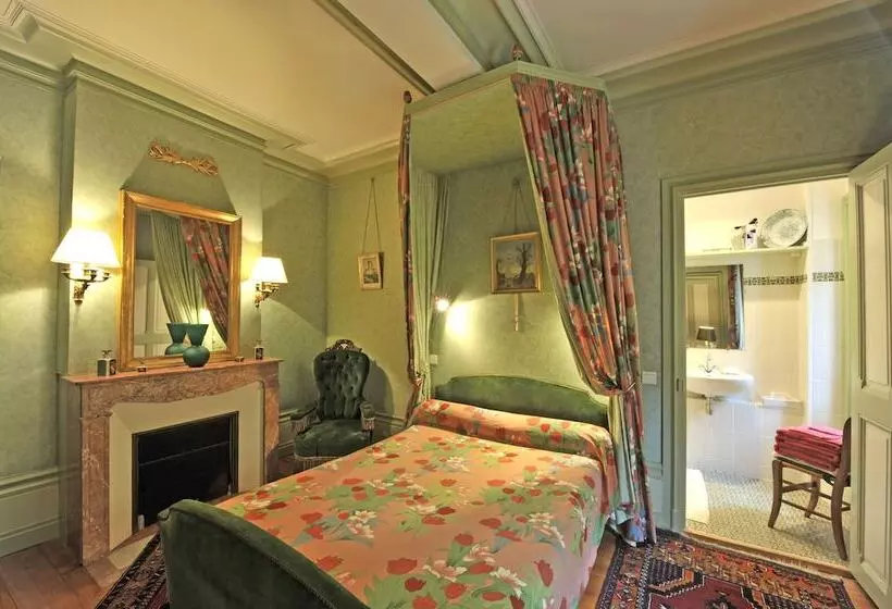 Отель Château De Vollore