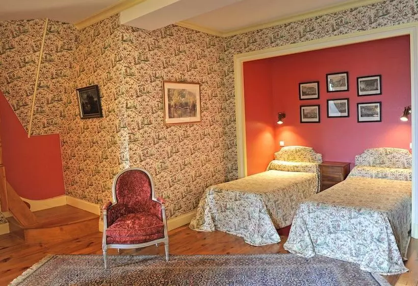 Отель Château De Vollore