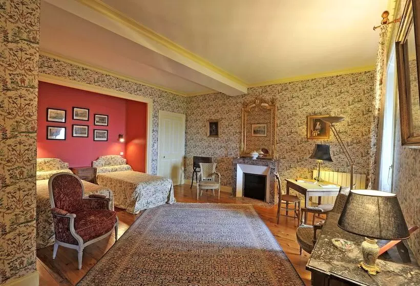 Отель Château De Vollore