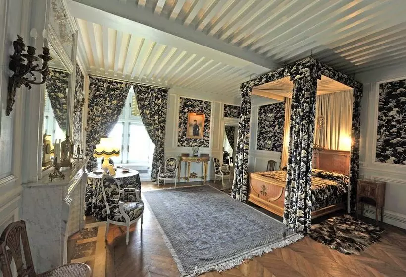 Отель Château De Vollore