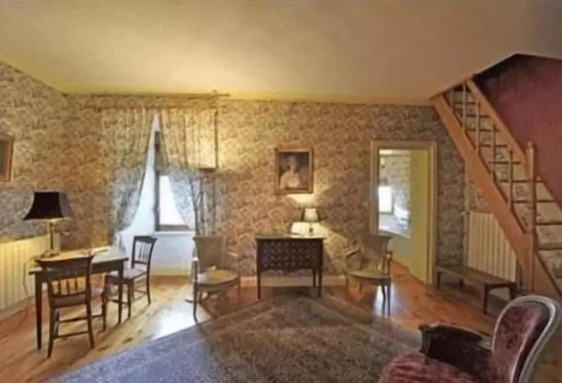 Отель Château De Vollore