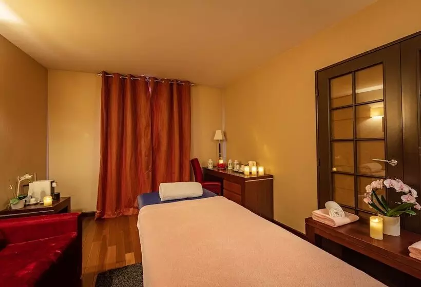 בית מלון כפרי De Berny