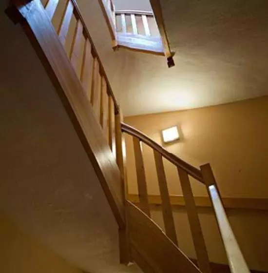 هتل De La Haute Montagne