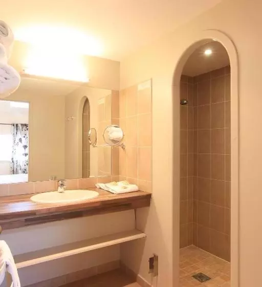 Отель Domaine Les Méjeonnes