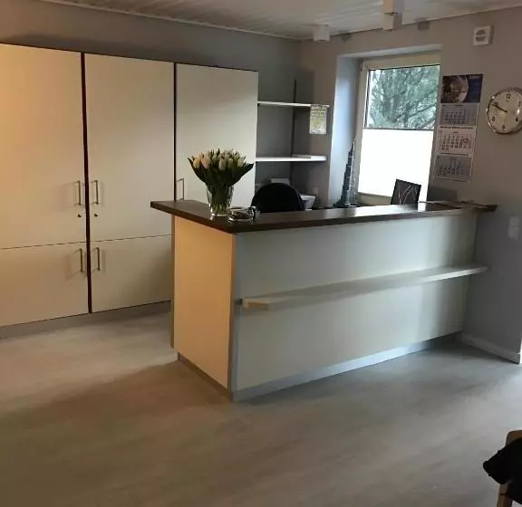 Отель Esinger Hof Garni