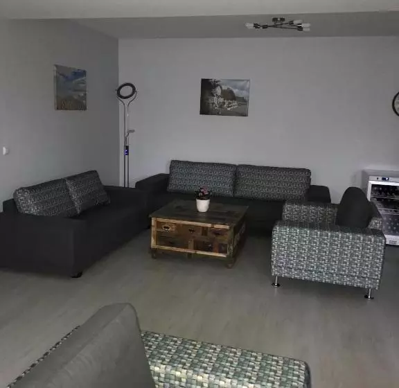 Отель Esinger Hof Garni