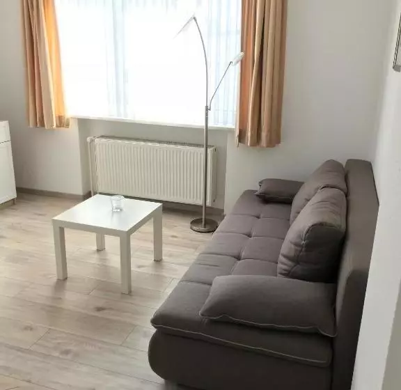 Отель Esinger Hof Garni