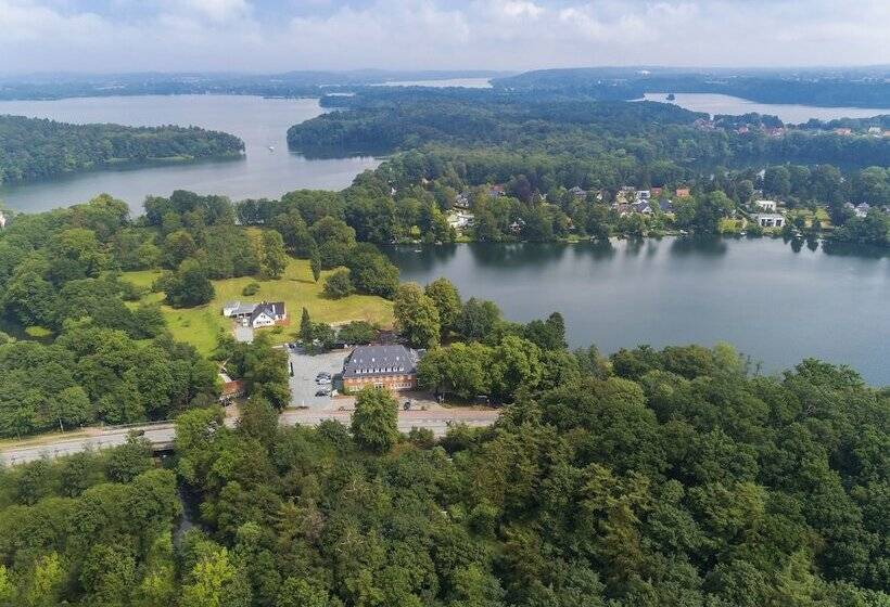 ホテル Lake House Plon