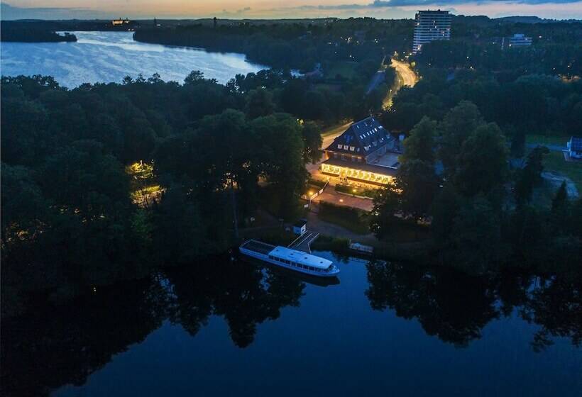 ホテル Lake House Plon