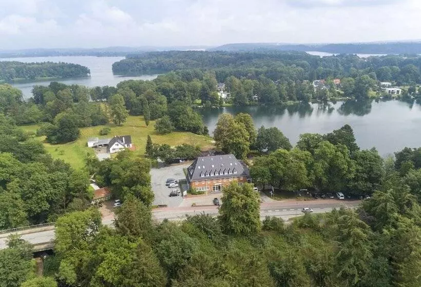 فندق Lake House Plon