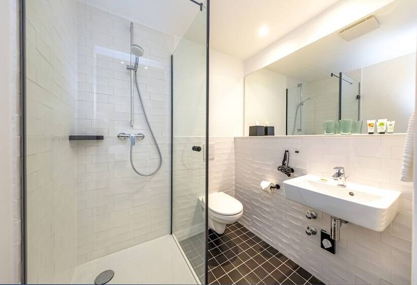 ホテル Lake House Plon