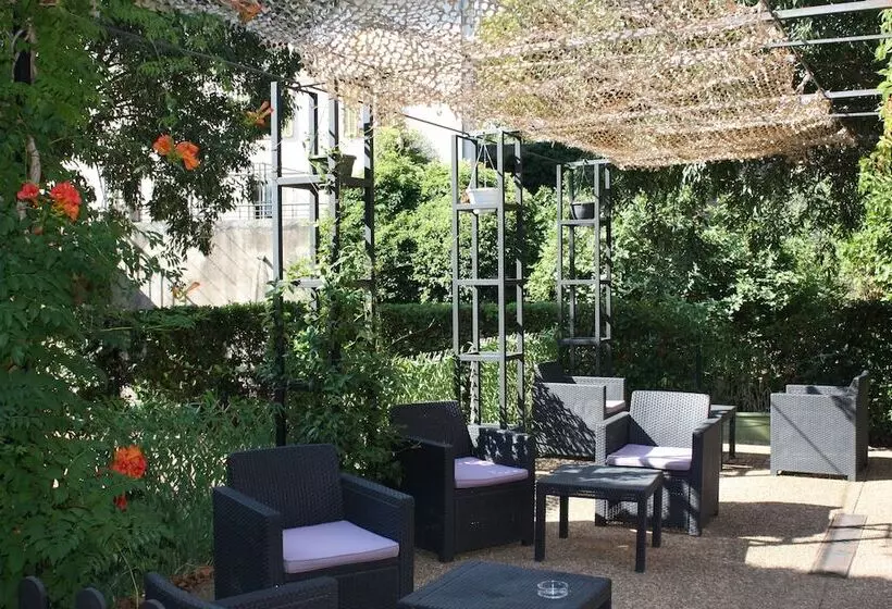 Отель Le Clos Des Médiévales