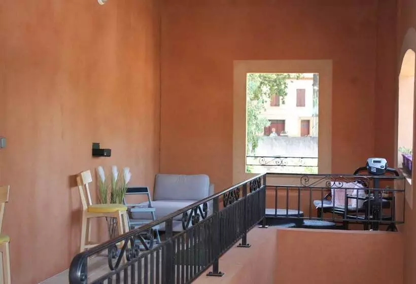 Отель Le Clos Des Médiévales