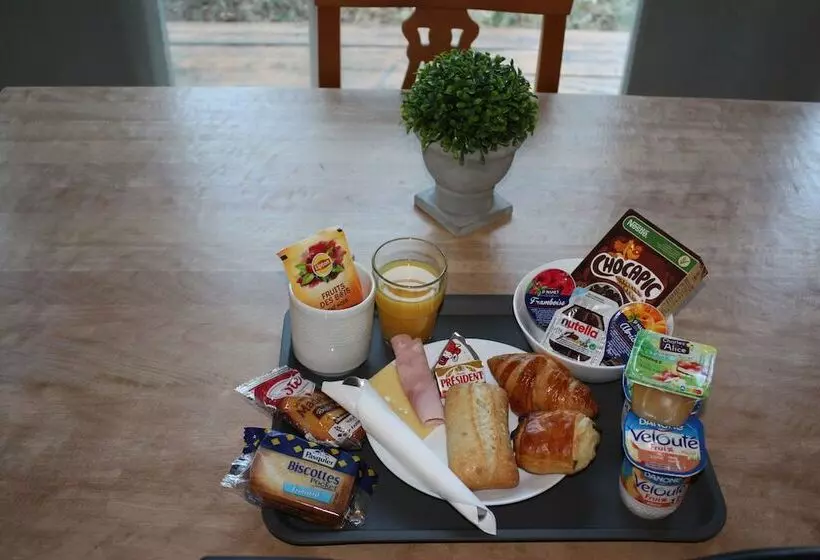 Отель Le Clos Des Médiévales