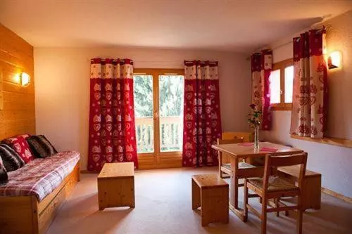 בית מלון כפרי Le Floralp