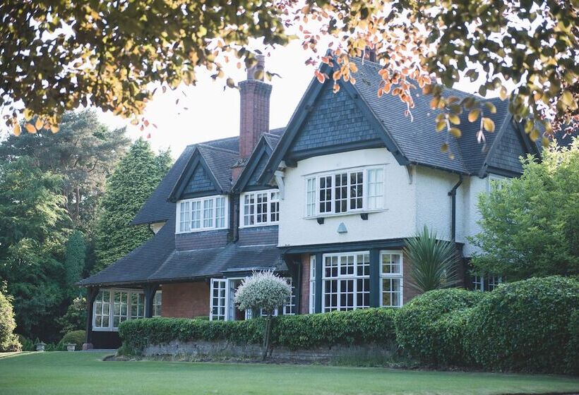 בית מלון כפרי Mere Court