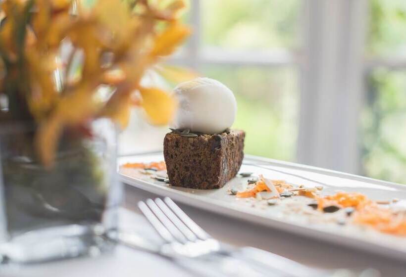 בית מלון כפרי Mere Court