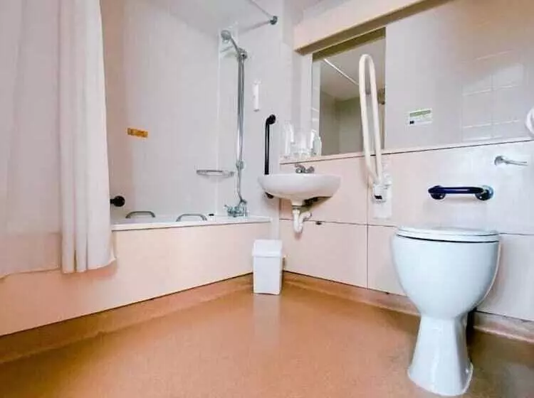 فندق Redwings Lodge Baldock